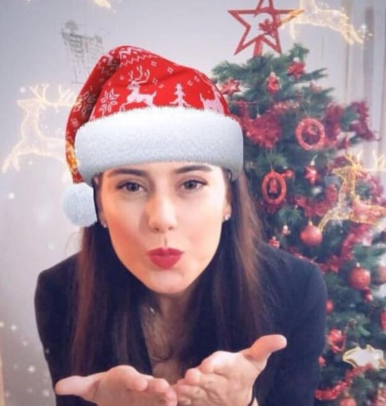 A făcut "ravagii" cu o singură poză. Sorana Cîrstea a strâns nenumărate aprecieri cu o urare de Crăciun