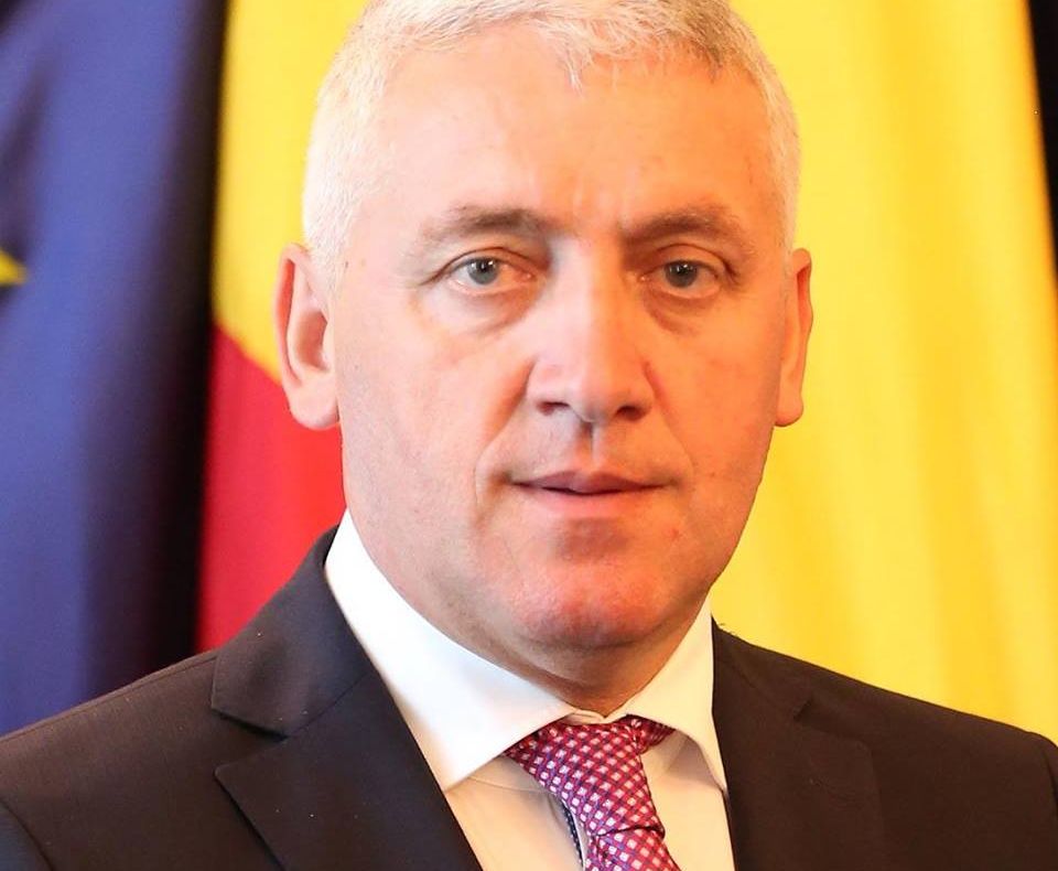 Senatorul Ţuţuianu (Pro România) ar vrea reducerea subvenților anuale către partide