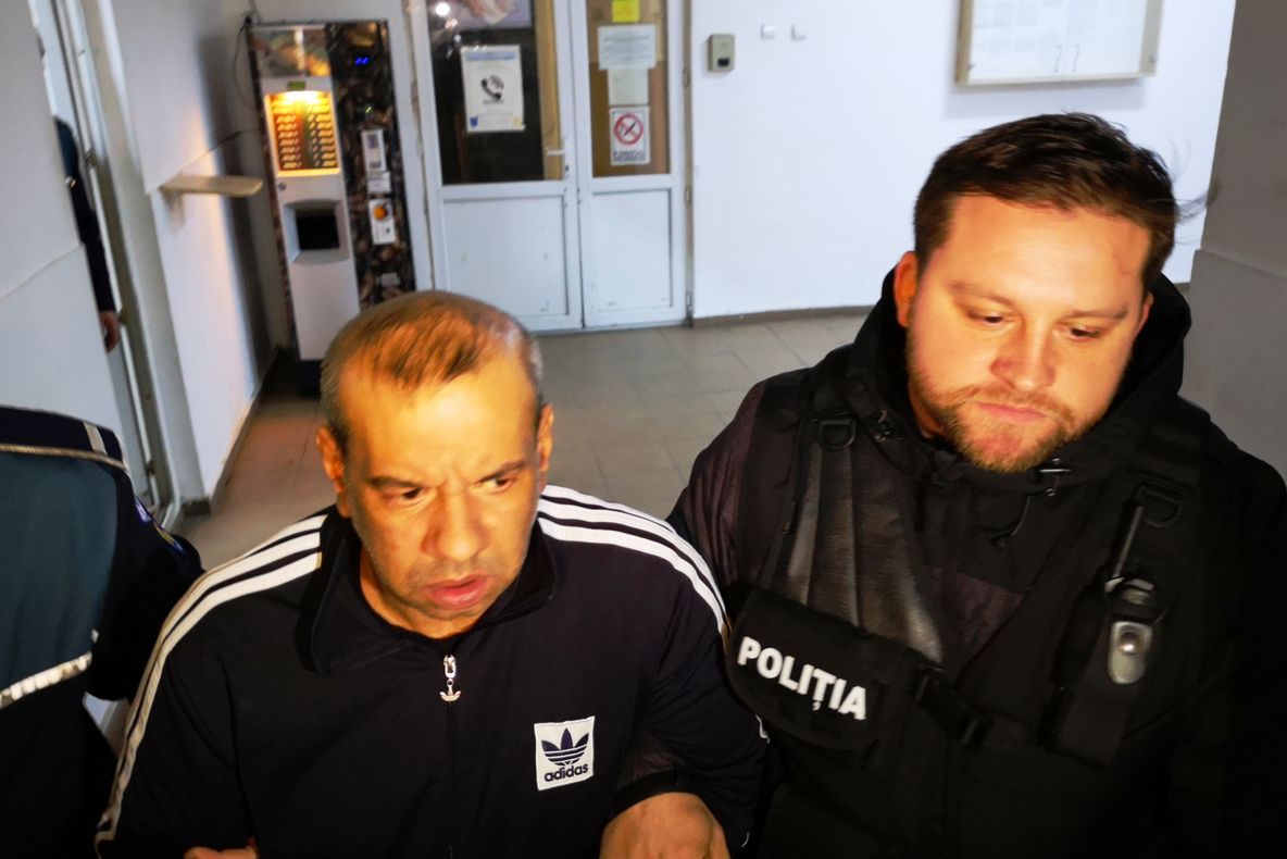 VIDEO Bucureștean, prins de Poliție, după ce a dat mai multe spargeri în saloanele de înfrumusețare