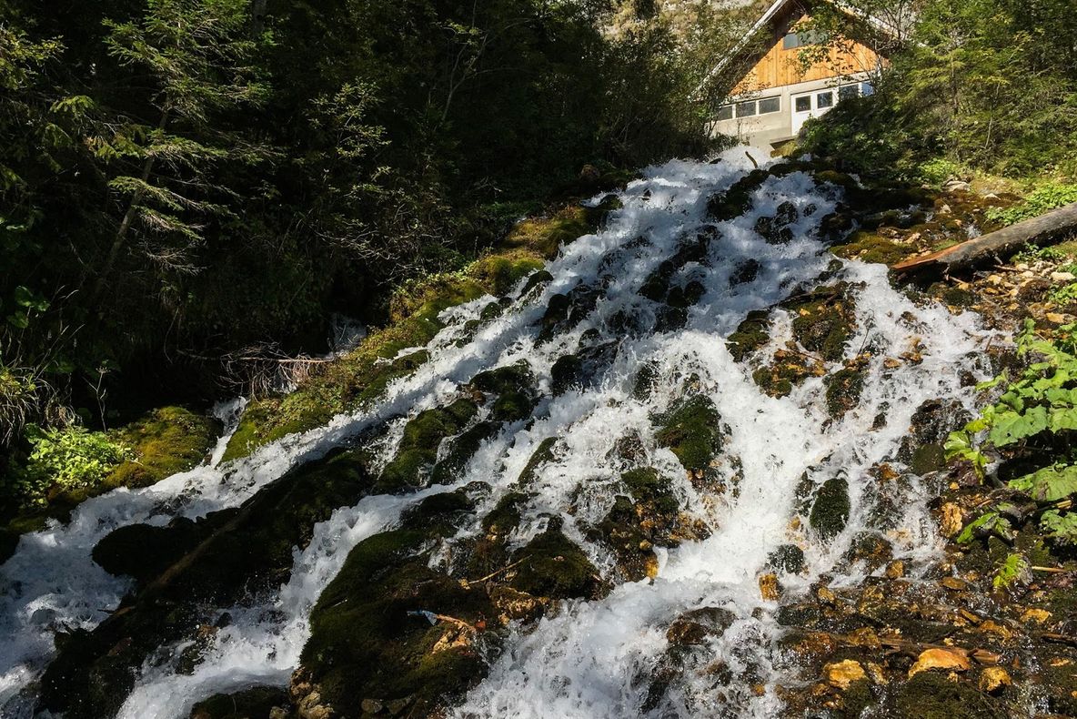 Bucegi - cele 7 izvoare cu apa cea mai pură din lume