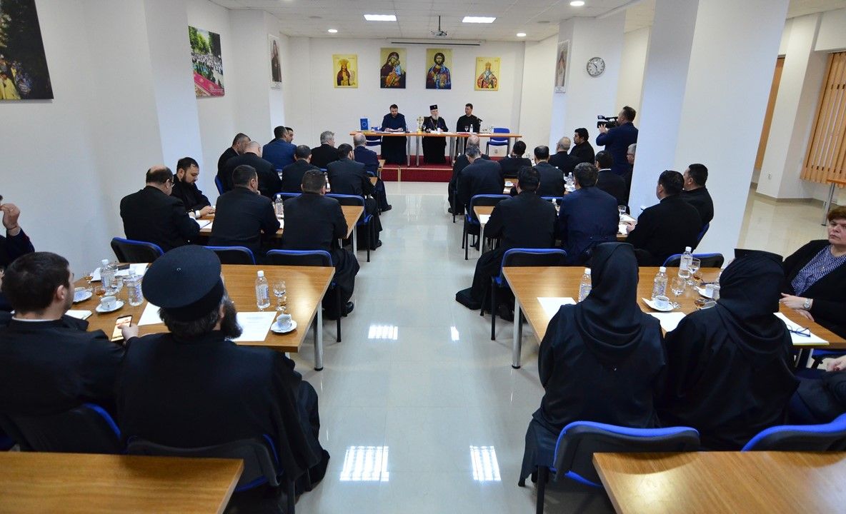 Cursuri de limba engleză și ateliere de lucru, organizate de Arhiepiscopia Târgoviște