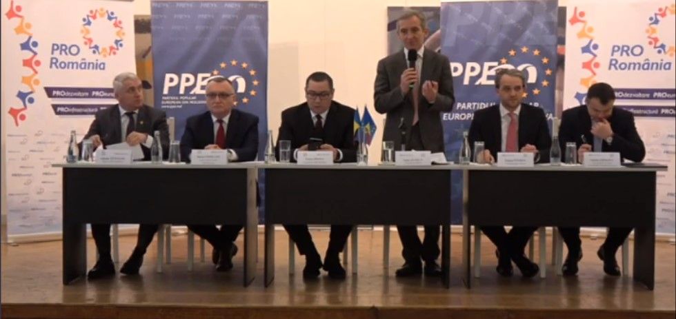 De la stânga la dreapta. Adrian Țuțuianu, prin Pro România, parteneriat cu PPE Moldova