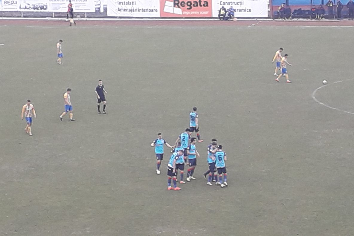 Foto-Video| Chindia câștigă cu Aerostar Bacău și revine pe primul loc în liga a doua