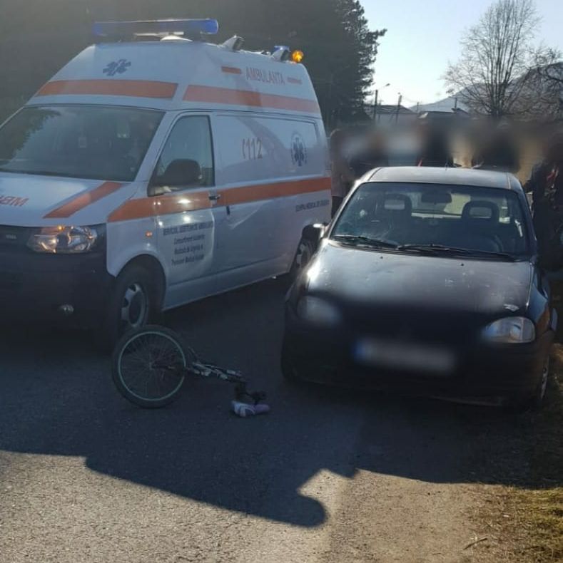 Biciclist de 13 ani lovit de o mașină, la Iedera
