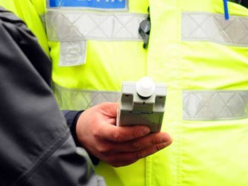 S-a urcat la volan beat bine. S-a ales cu dosar penal pentru o alcoolemie record