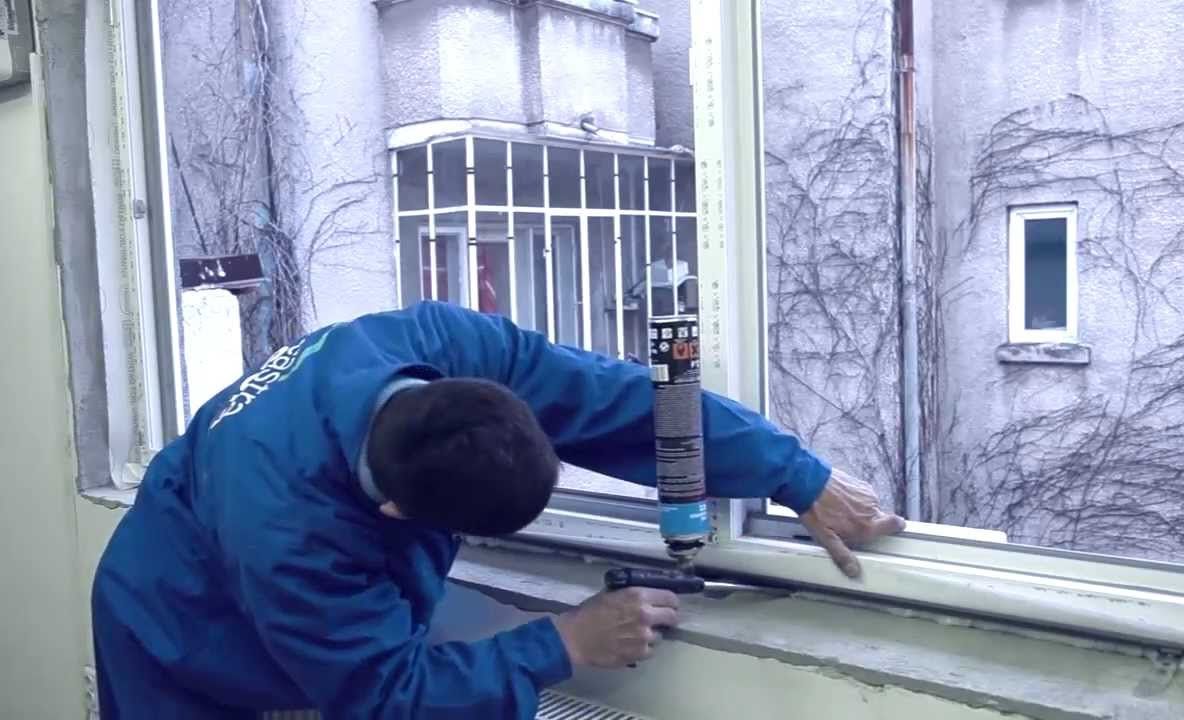 Muncitor rănit grav, după ce a căzut de la șase metri înălțime, la Pucioasa