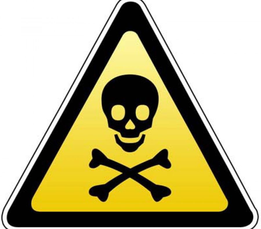 Deșeuri periculoase, depozite la întâmplare de un patron din Pucioasa