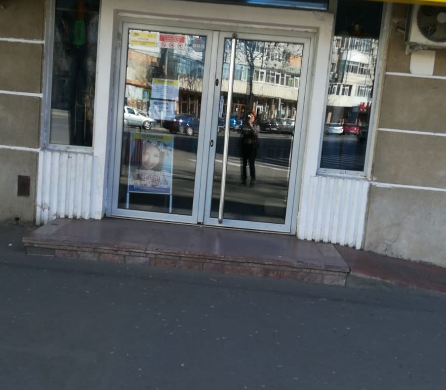 Accident pe DN 71. Un TIR a fost aproape în întregime distrus