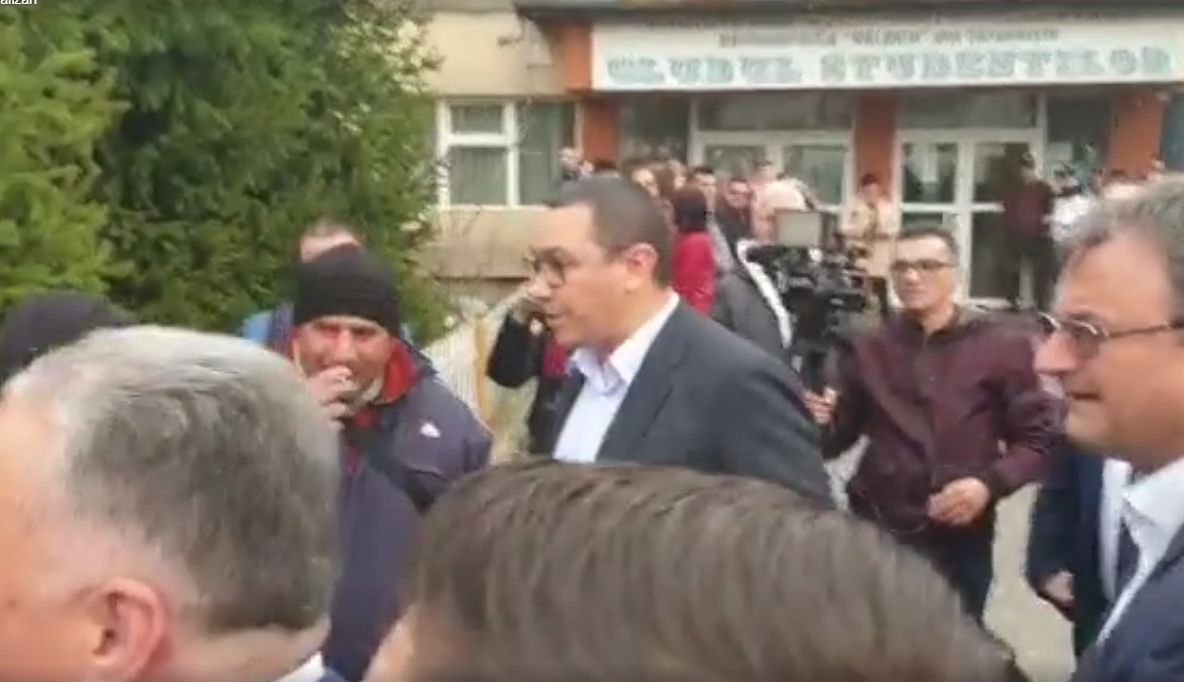 Adrian Țuțuianu face plângere penală, împotriva celor care l-au huiduit pe V.Ponta, la Târgoviște