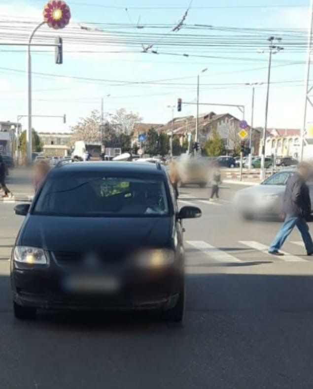 Pieton accidentat, la Târgoviște, de un autoturism ce nu a acordat prioritate