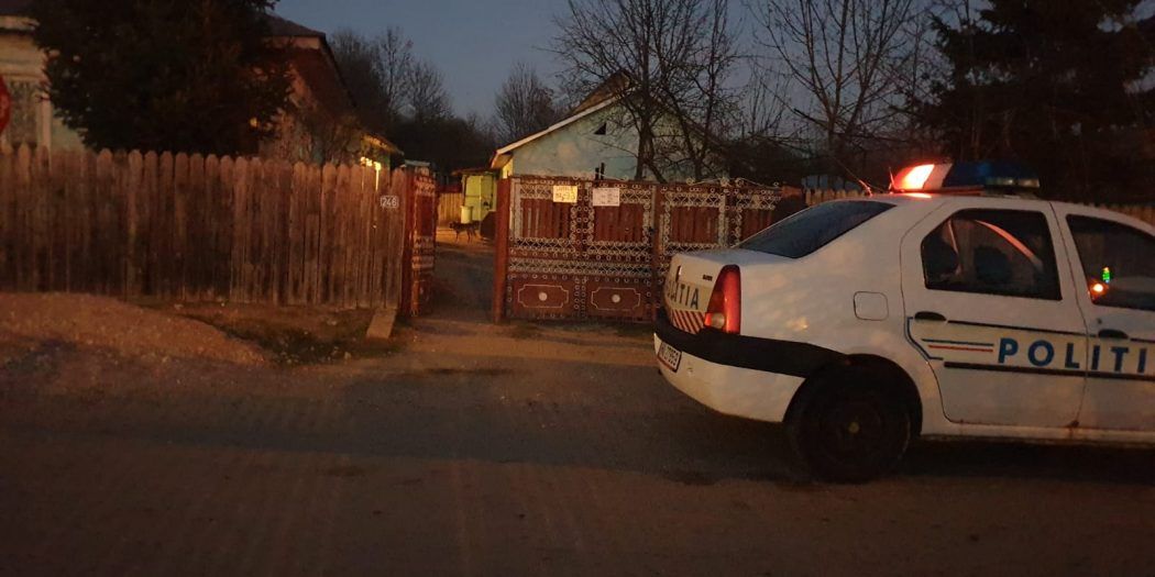 Un adolescent de 14 ani, găsit inconștient în baie