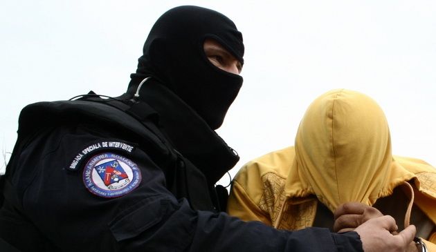 Urmărit internațional, identificat de polițiștii din Dâmbovița