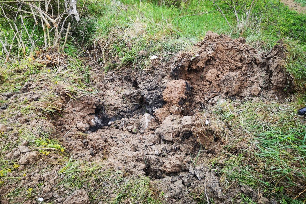 Un adolescent a furat mașina tatălui și s-a oprit direct într-un stâlp de electricitate