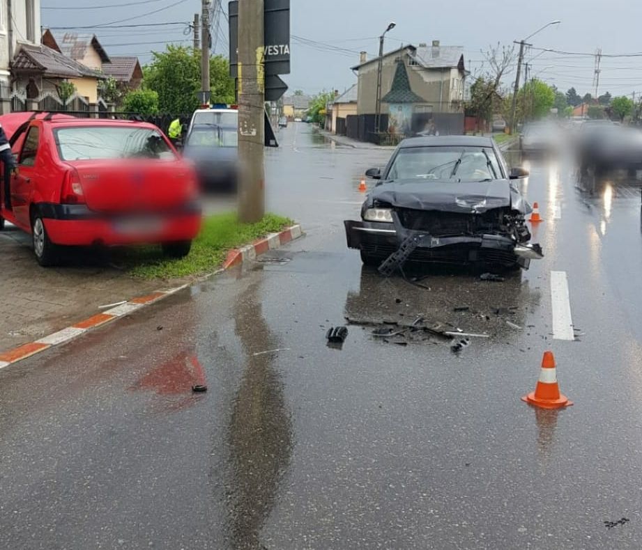Două persoane rănite într-un accident la Târgoviște