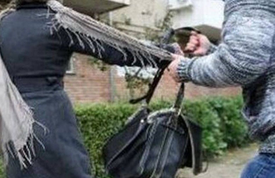 Control judiciar pentru doi tineri ce au atacat o femeie, pe stradă, la Târgoviște