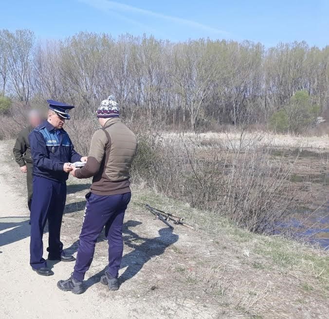 Acțiune, a polițiștilor dâmbovițeni, pentru combatarea braconajului piscicol