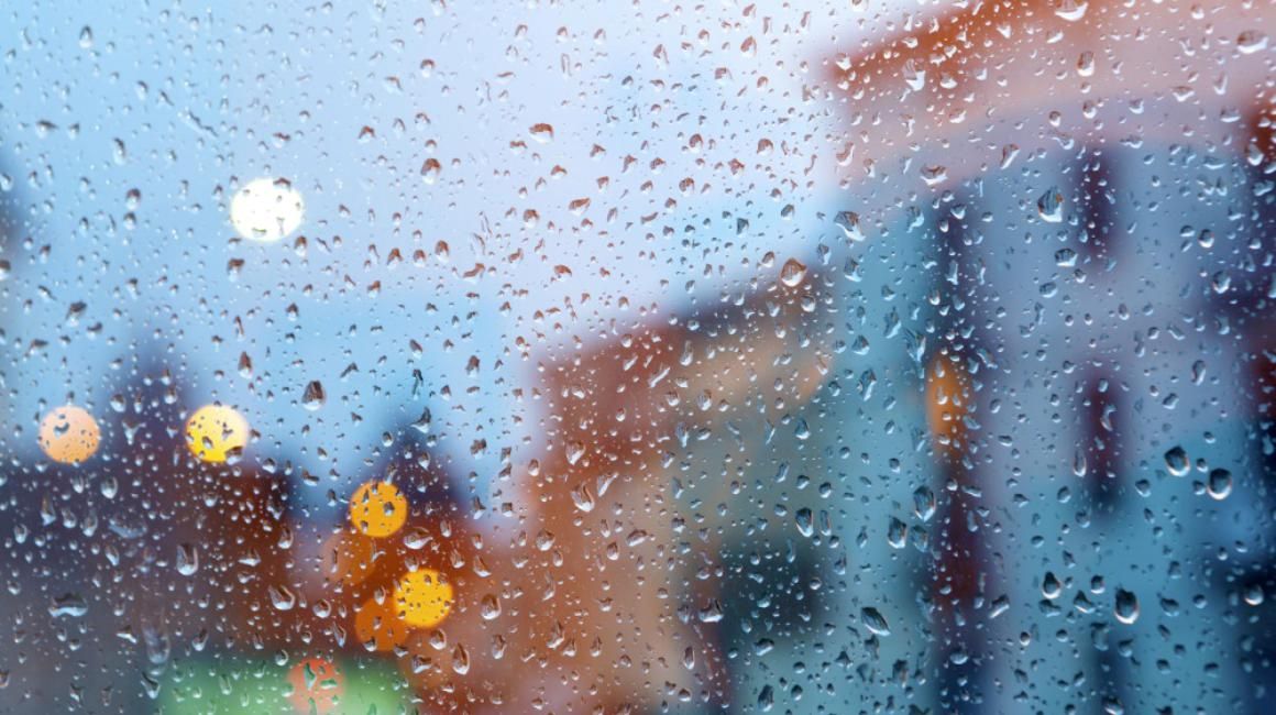 Meteorologii anunţă ploi şi lapoviţă până la sfârşitul săptămânii. Când se încălzeşte