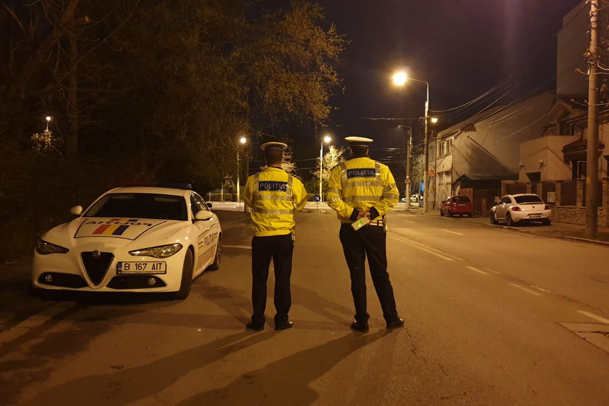 Fără carnet, băut și cu un autoturism sustras, un tânăr din Mănești a fost tras pe dreapta, de polițiști
