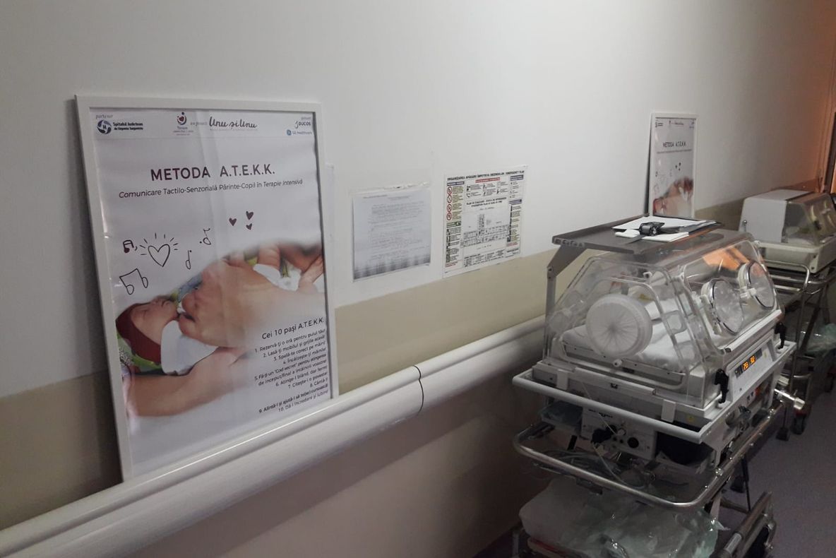 Proiect la Spitalul Județean. Părinții prematurilor născuți la Târgoviște, lăsați alături de copiii lor o oră pe zi