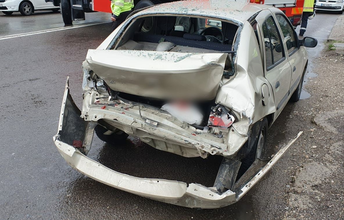 Mașină distrusă și o persoană rănită, în urma unui accident petrecut la Târgoviște