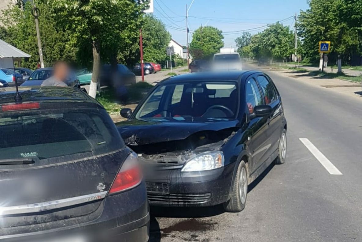 Coliziune auto la Găești. O persoană, rănită, a fost transportată la spital