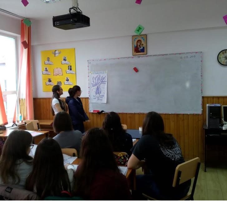 Activități ale polițiștilor pentru prevenirea consumului de droguri în liceele din Târgoviște