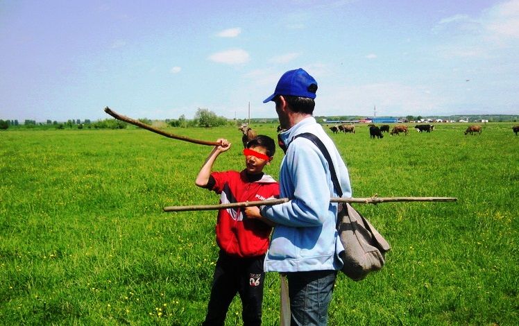 DIICOT intervine în cazul extrem de grav de la Mogoșani. Copil de 12 trimis la muncă de tatăl bețiv