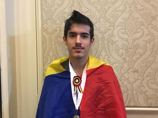 Premiul I și medalie de aur la Olimpiada de Fizică de la Târgoviște pentru un elev din Timișoara