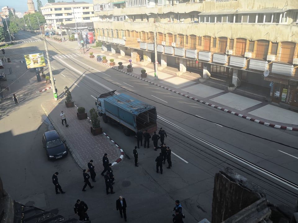 FOTO| Accesul auto, pe străzile Târgoviștei, este restricționat, din cauza unui miting electoral