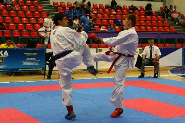 Sala Polivalentă din Târgoviște găzduiește Campionatul Național de Karate