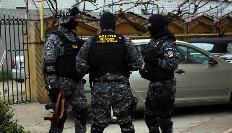 Cinci persoane au fost reținute, de polițiștii din Găești, de la trupele speciale, pentru fapte comise în 20 septembrie