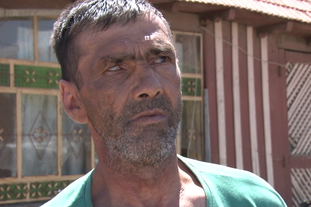 Bărbatul acuzat că și-a omorât iubita cu un morcov vrea în libertate. Se consideră nevinovat