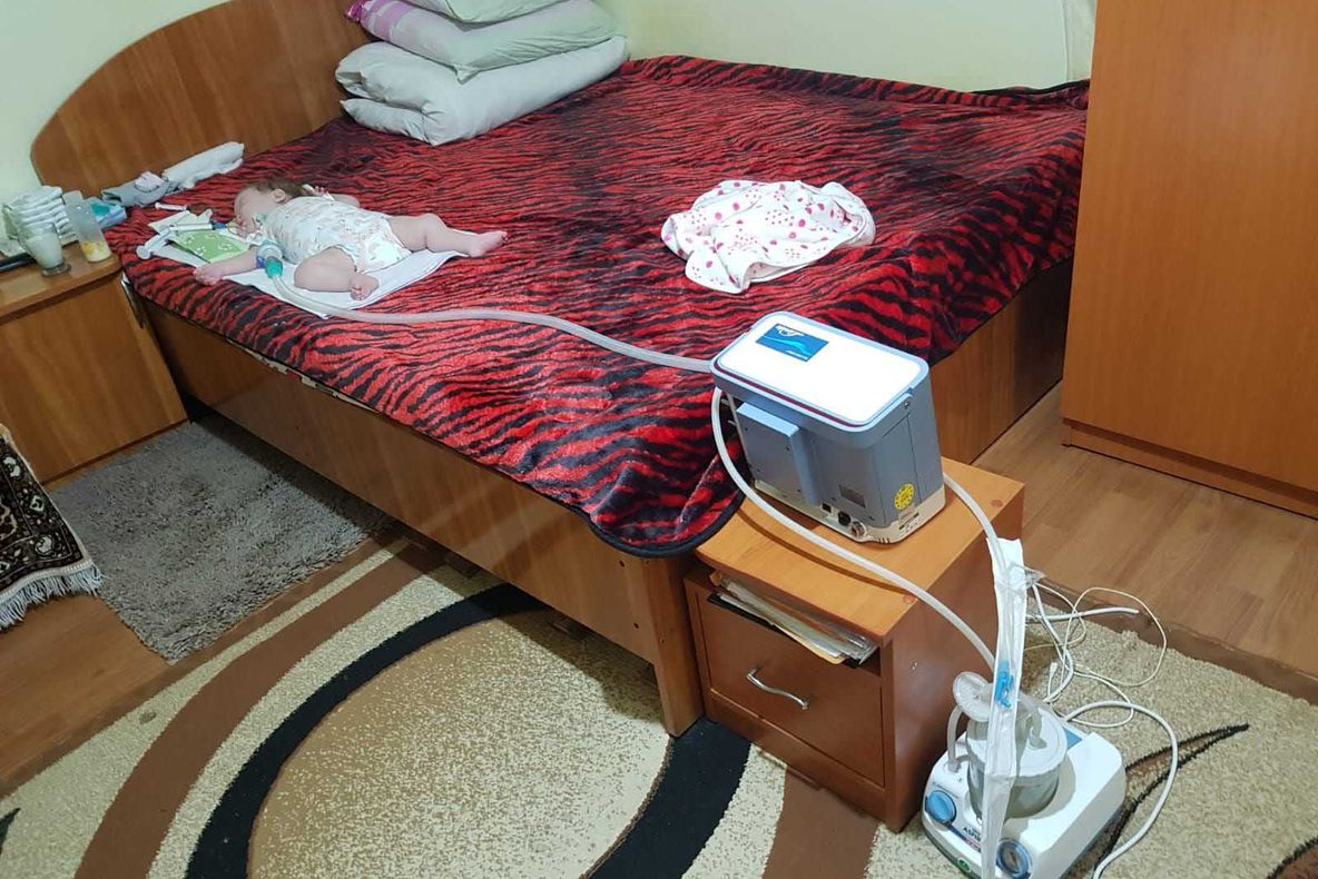 17.500 lei strânși de Arhiepiscopia Târgoviște pentru o fetiță de doar 9 luni, grav bolnavă