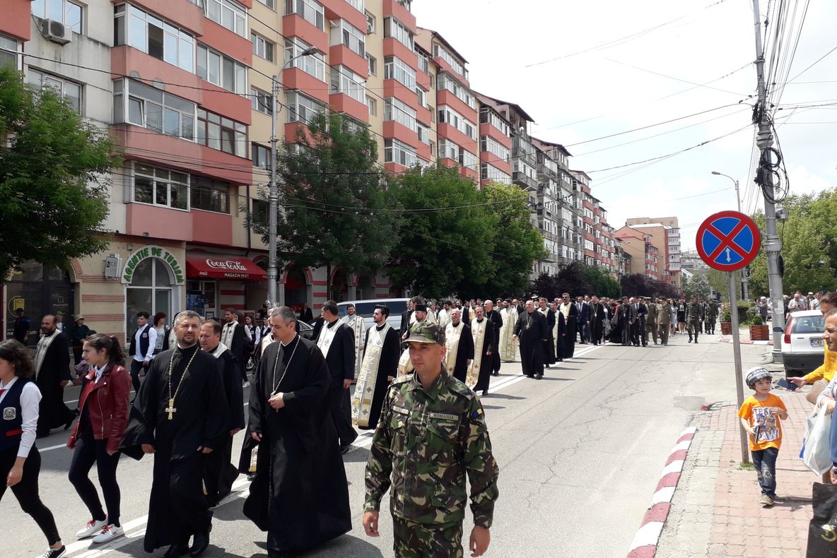 Video| Aniversare cu fast și blocări de străzi, la Târgoviște, de "Ziua Eroilor"