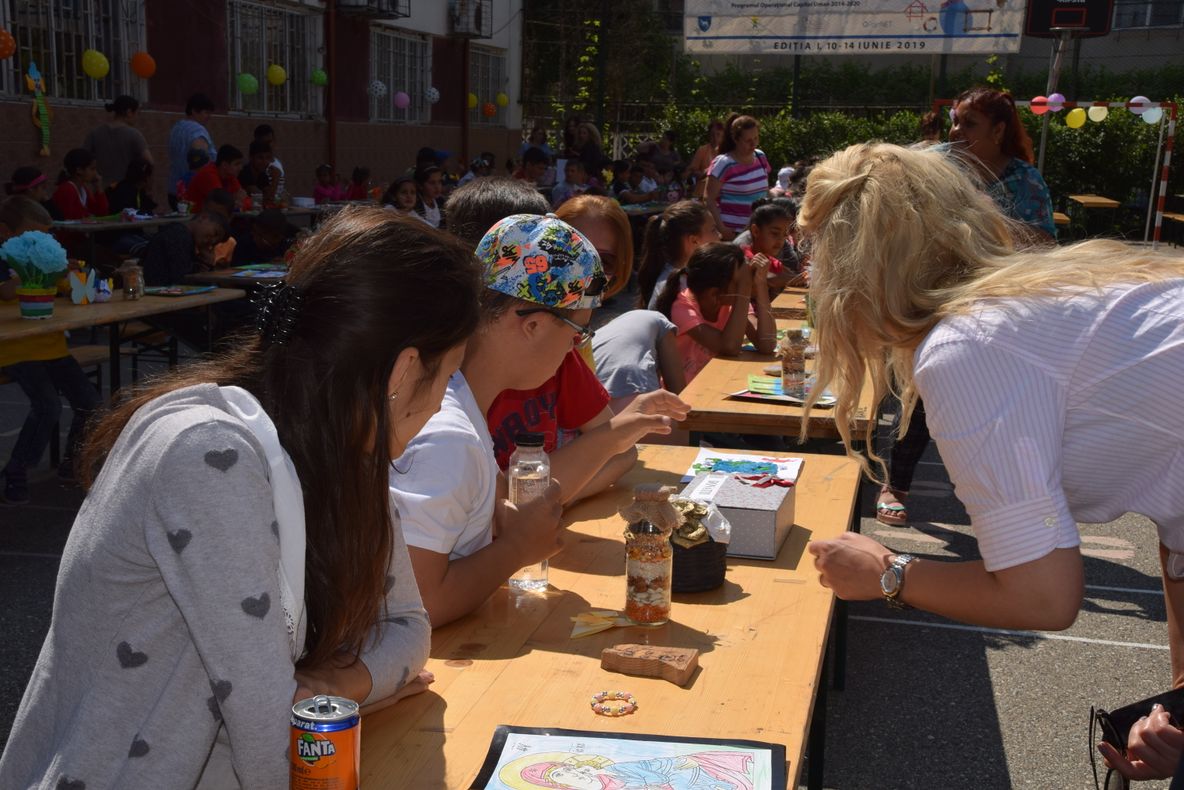 Foto| Târg educațional pentru copii cu dizabilități, deschis la Târgoviște