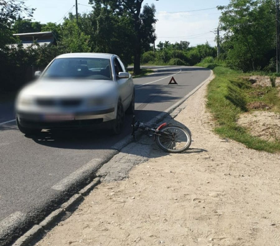 Tinere accidentate de o mașină pe DN 61