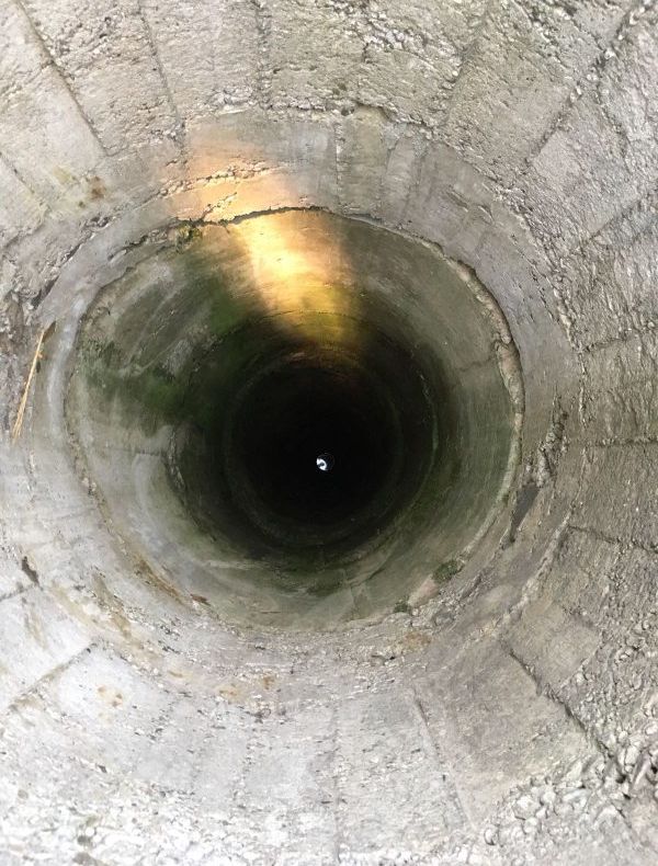 Vișina. Un tânăr s-a aruncat în puț. A fost scos mort de către pompieri