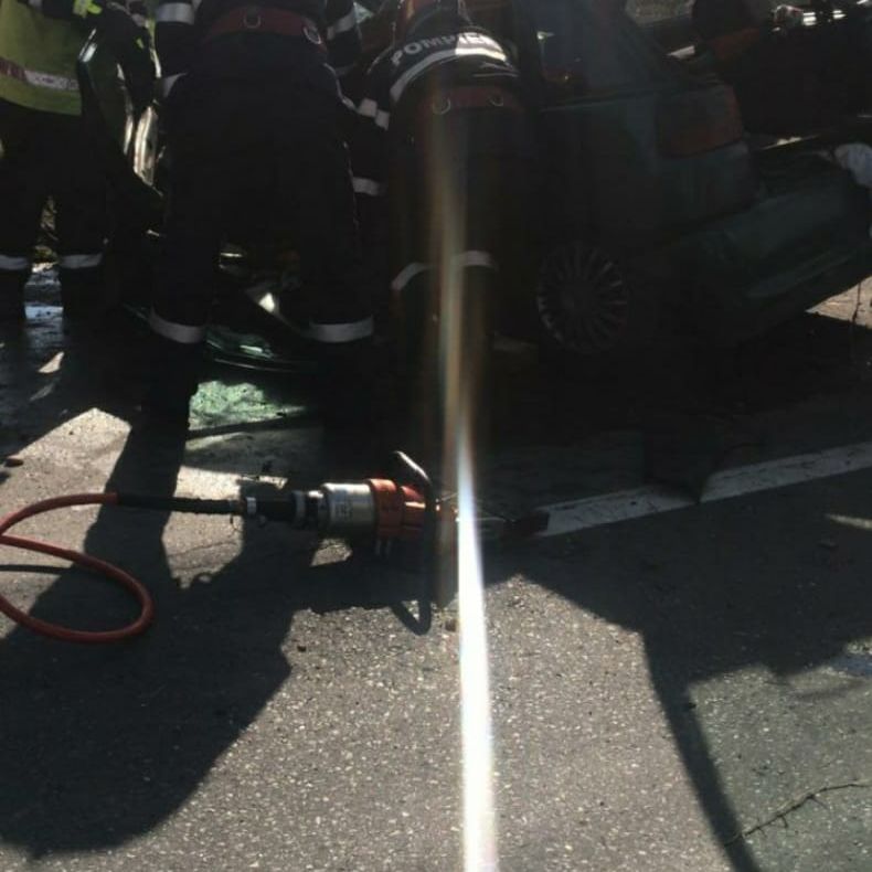 DN 71 este blocat, în apropiere de Ulmi, în urma unui accident. Două persoane au fost rănite