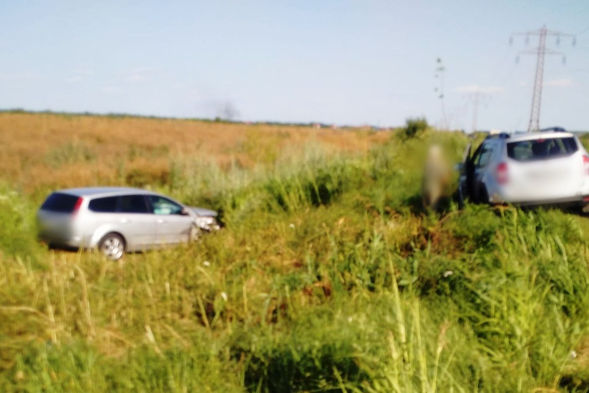 Două accidente pe același drum, cu trei persoane rănite