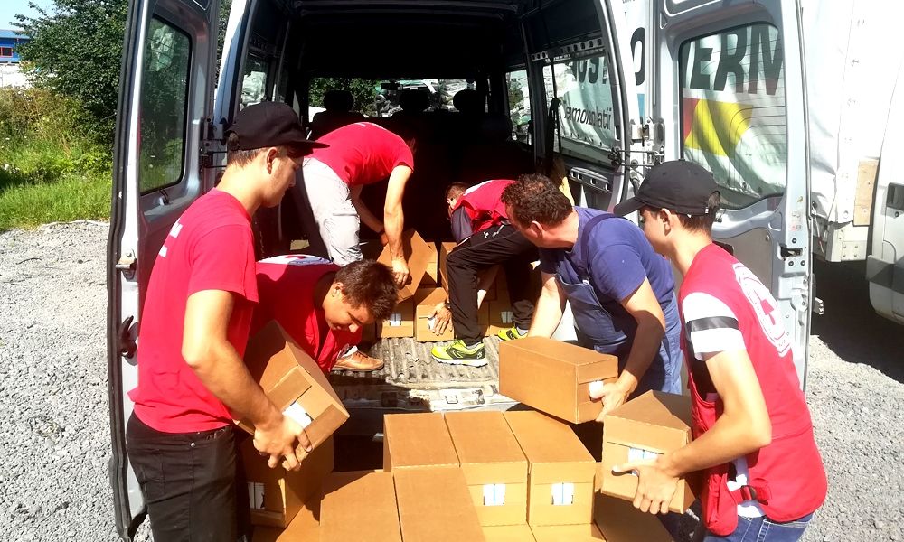 Cantitate de 42.000 de litri de lapte UHT donată de Crucea Roșie Dâmbovița familiilor nevoiașe