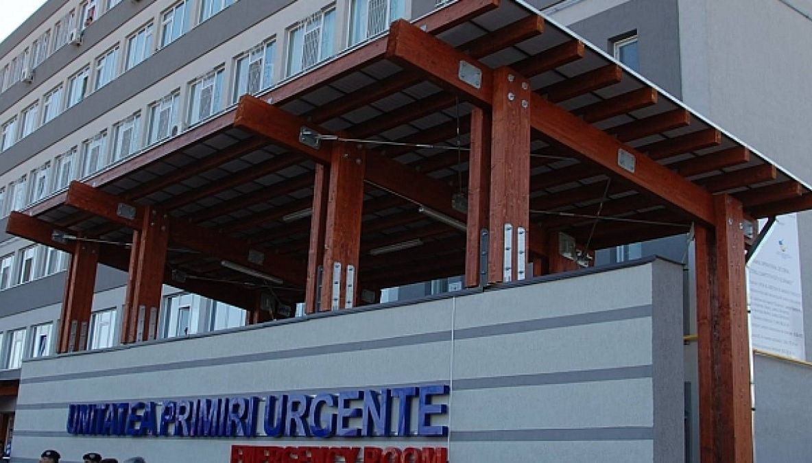 Medic ginecolog din Dâmbovița, reținut de ofițerii DGA, după ce a primit șpagă, pentru o cezariană, de la o pacientă