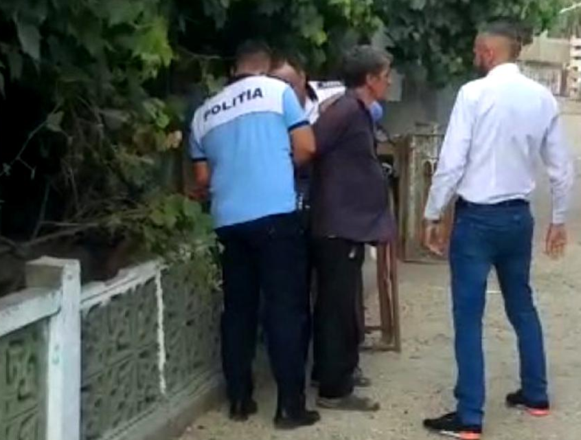 VIDEO Anchetatorii l-au arestat pe bărbatul care și-a înjunghiat mortal fiul