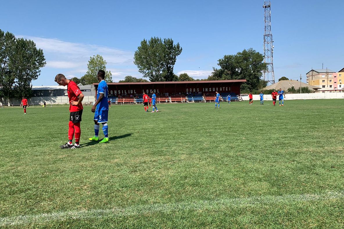 Pensionară lovită puternic, de o mașină, la Fieni