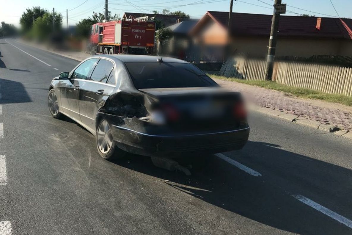 O persoană a fost rănită, într-o coliziune auto, la Tărtășești