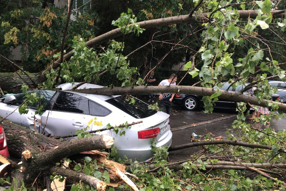 Alertă ANM: Cod galben de vreme severă imediată, în Dâmbovița, între orele 14-16.00