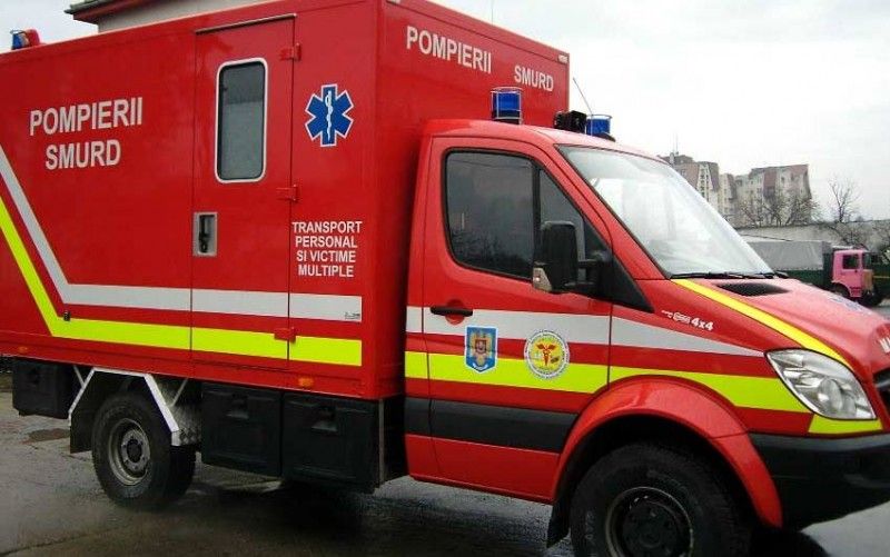 Muncitor rănit, după ce a căzut de pe o schelă, la Butimanu,în Dâmbovița. A fost nevoie de elicopterul SMURD