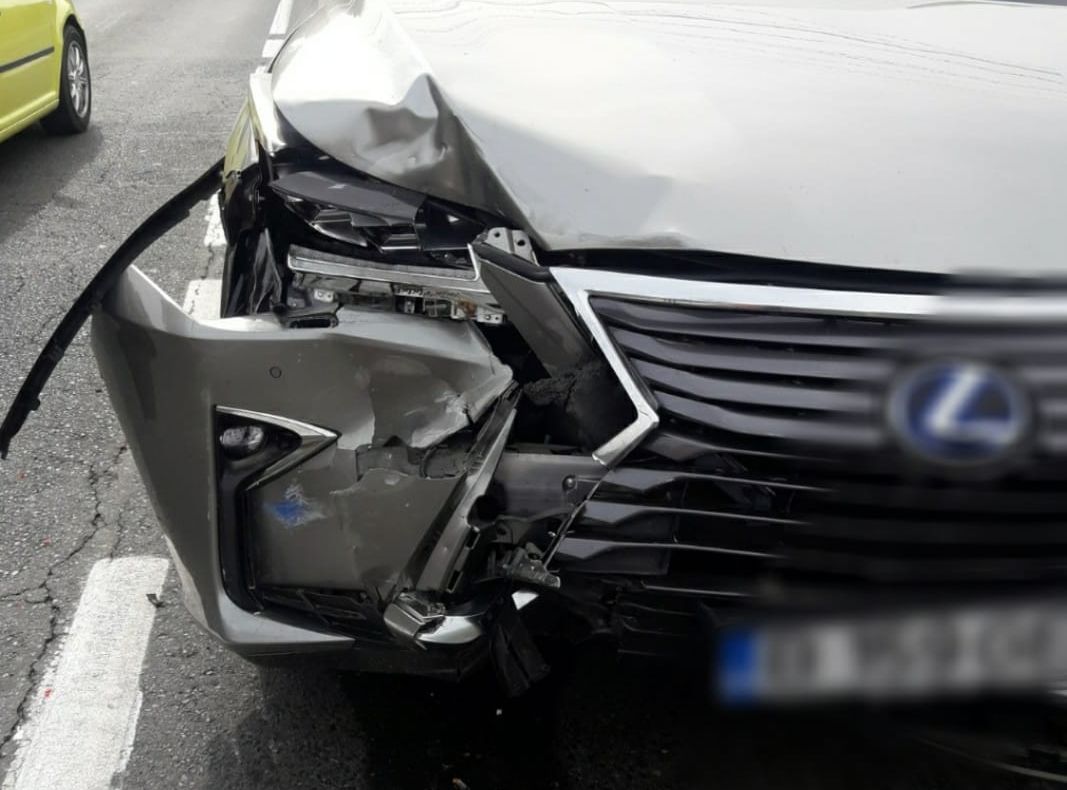 Accident la Conțești. Două mașini au fost avariate serios