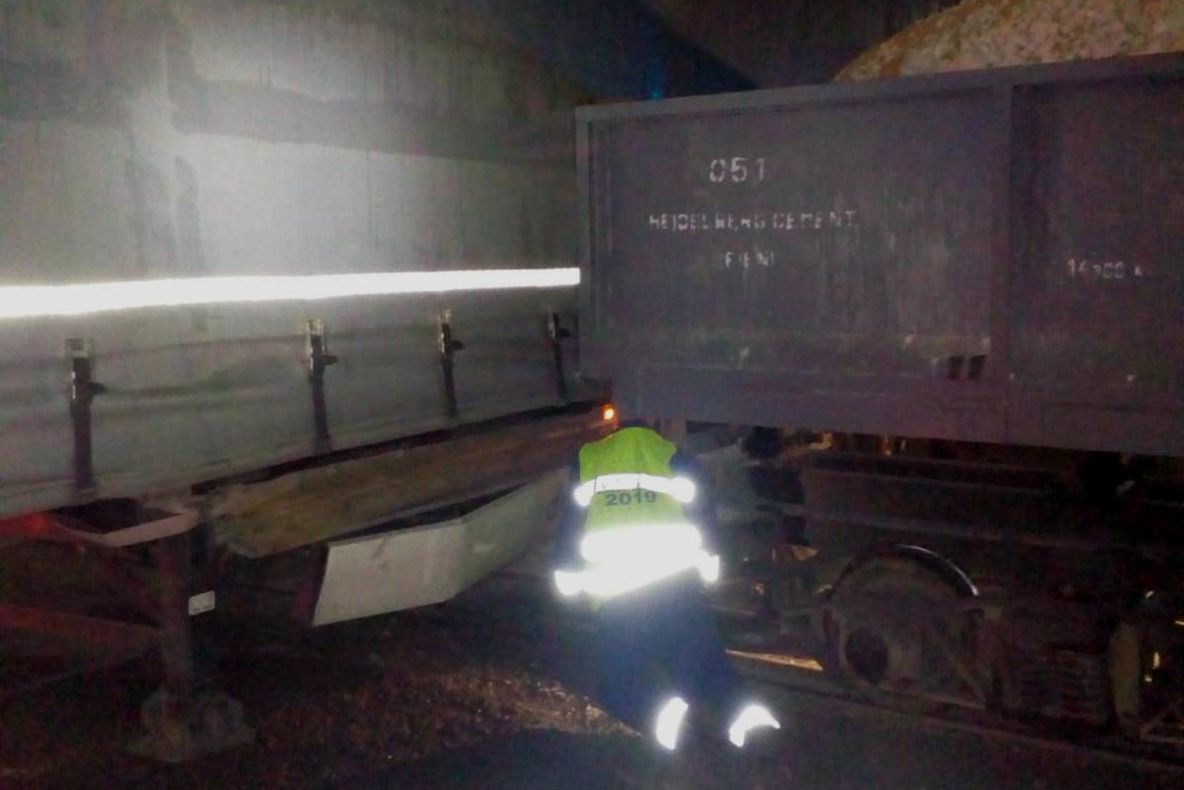 VIDEO UPDATE Muncitor strivit de un cimentruc. Imagini greu de digerat