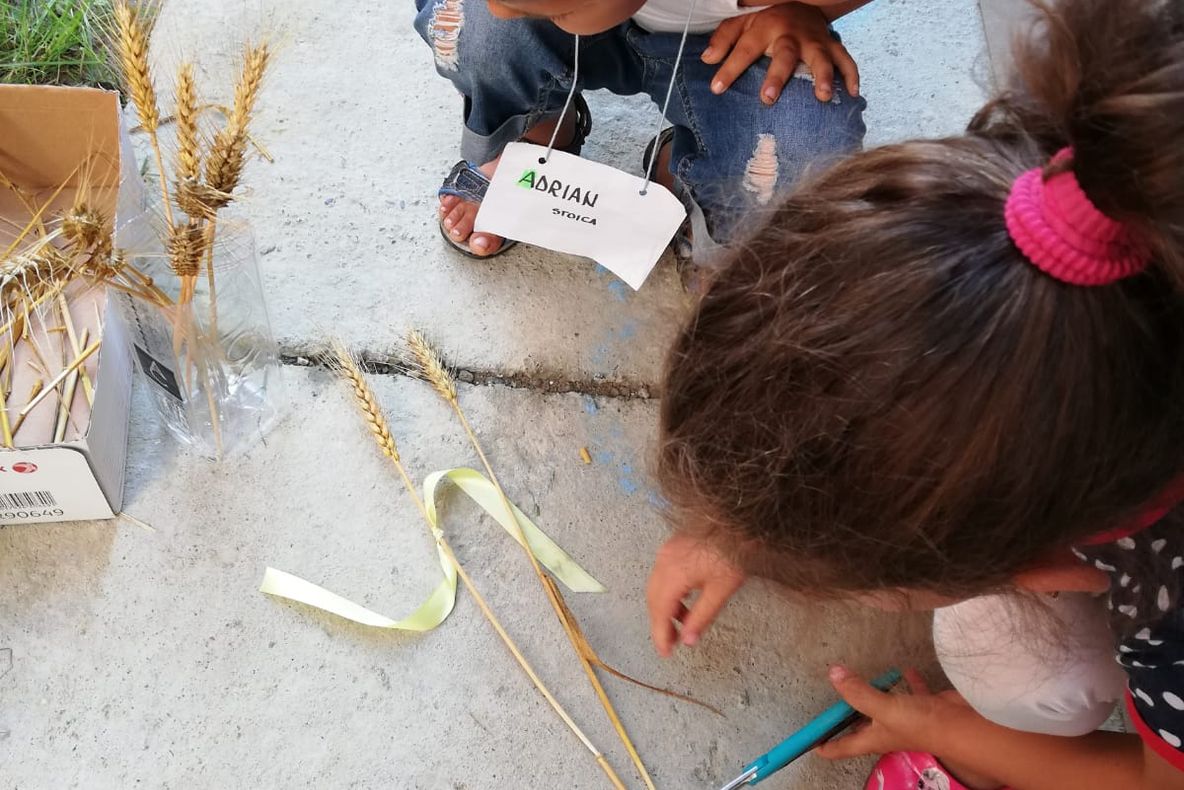 40 de profesori – voluntari din județ au susținut activități integrate cu preșcolarii, în grădinițe defavorizate