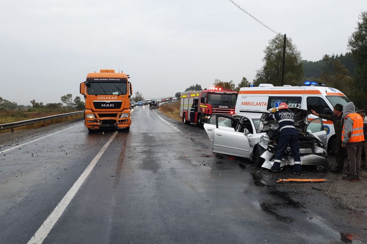 Pieton accidentat grav de o mașină, pe DN 7